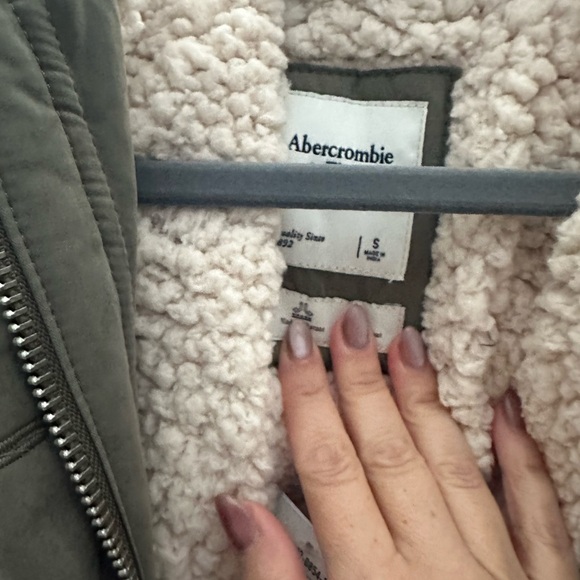 Abercrombie & Fitch Olive Jacket with Cream Lining - Picture 2 of 6